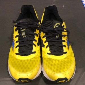 Mizuno Wave Rider 16